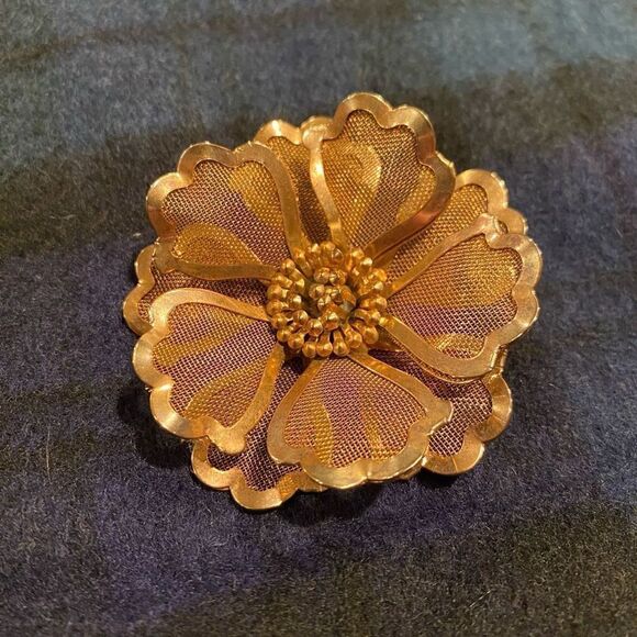 Vintage B.E.D Mesh Petal Flower Brooch Pin - Picture 1 of 10